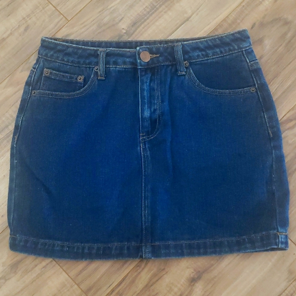 Forever 21 classic denim skirt